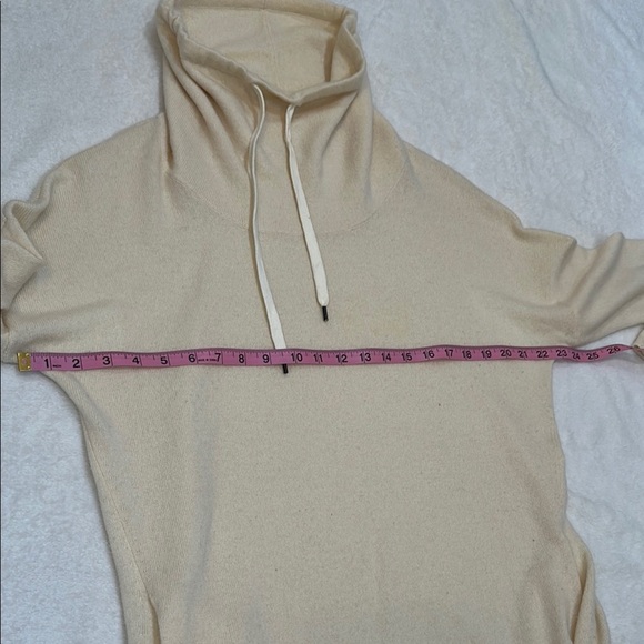 Splendid Cream Cowl Neck Sweater with Relaxed Fit 100% Cashmere Soft Knit - Picture 8 of 14